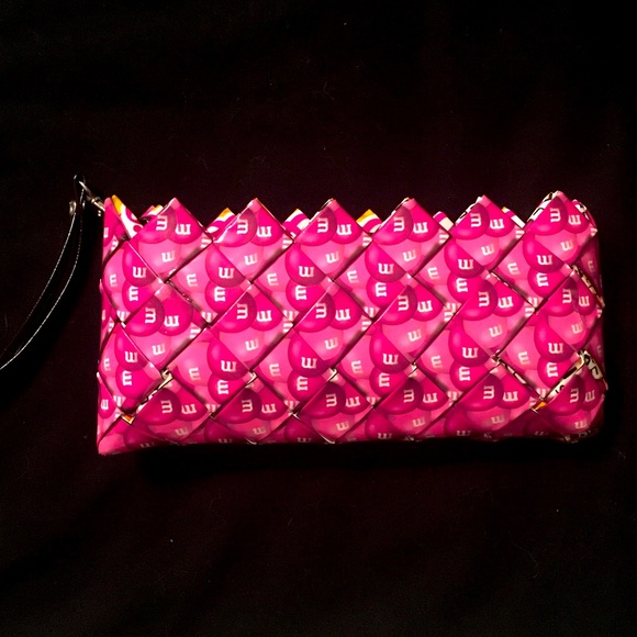 Clutch - Picture 2 of 4